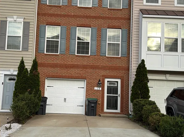 128 Hidden Brook Dr, Fredericksburg, VA 22405