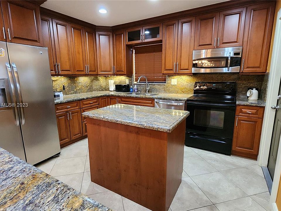 2nd image of 10900 NW 20th St