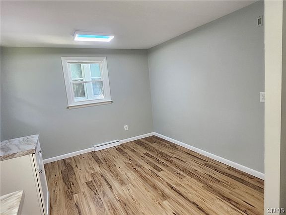 5th image of 317 E Glen Ave