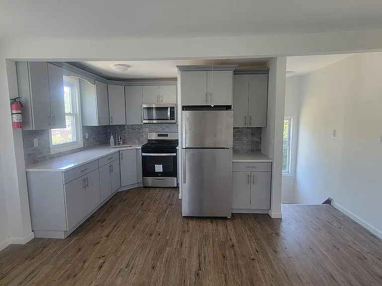 83 Kraemer St #3 — Photo 4