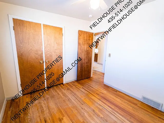 1077 Rose St — Photo 8