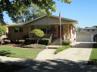 10033 Minnick Ave, Oak Lawn, IL 60453