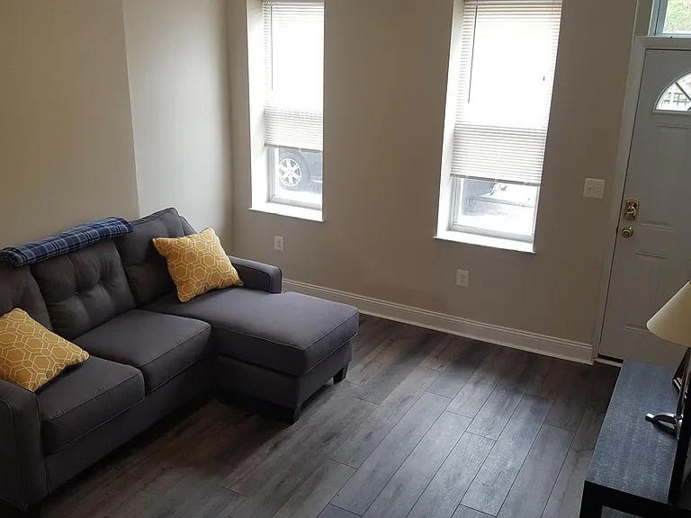 3415 Mount Vernon St — Photo 5