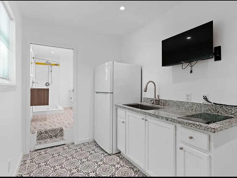 25211 Aue Rd #B — Photo 8