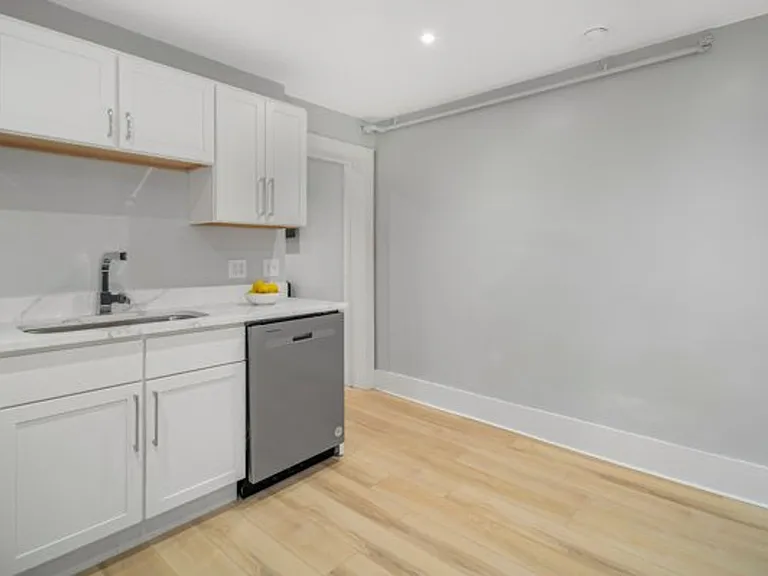 Quarry St. Apartments — Photo 99
