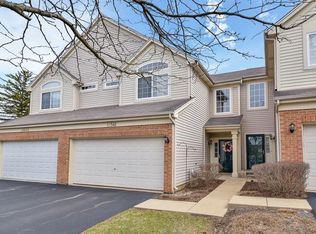 951 Creekside Ct, Lombard, IL 60148