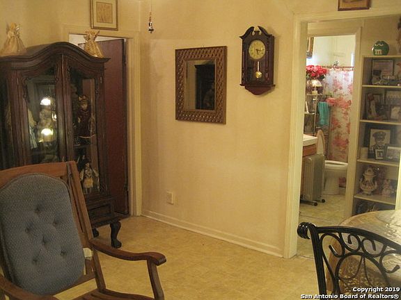 4th image of 1414 W Pyron Ave