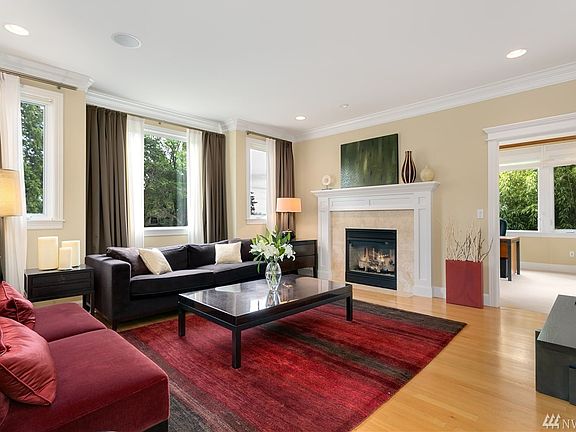 4th image of 3915 51st Ave NE