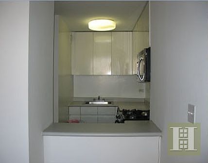 5th image of 232-236 E 47th St #16E