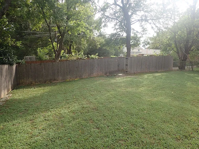 6340 Parkdale Dr — Photo 19