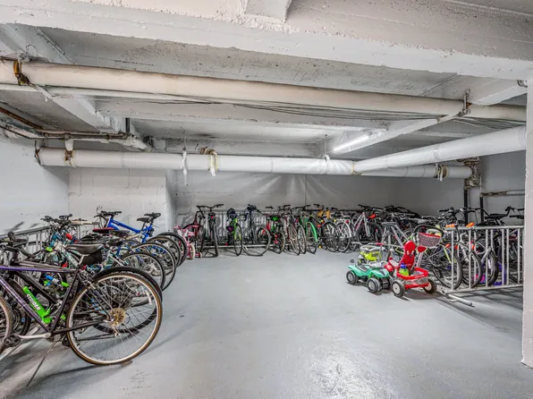 67-40 Yellowstone Boulevard image 17 of 19