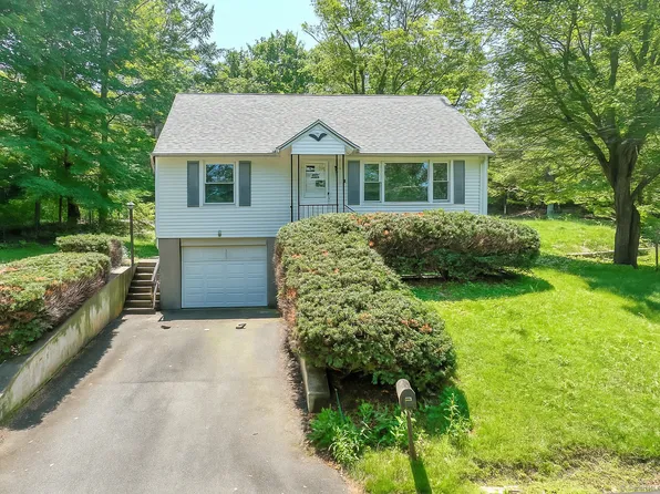 510 Sylvan Lake Road, Watertown, CT 06779