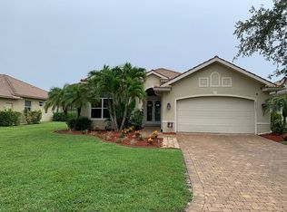 10711 Fieldfair Dr, Naples, FL 34119