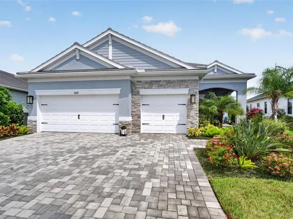 10269 Canaveral Cir, Sarasota, FL 34241