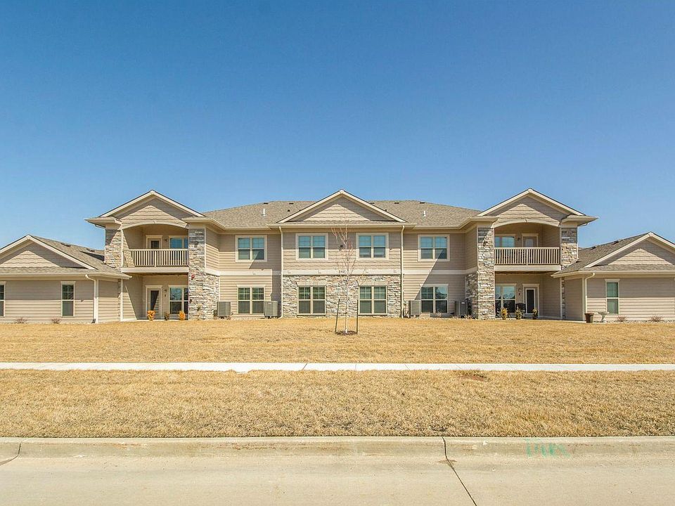 1st image of 2507 NE Oak Dr Unit 5