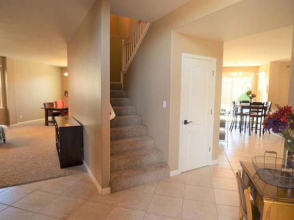 4th image of 2419 E Pryor Dr
