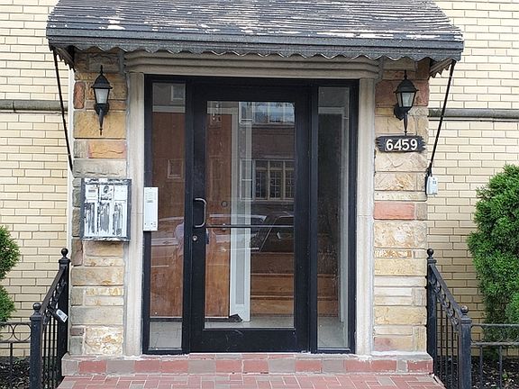 2nd image of 6459 N Oakley Ave #2