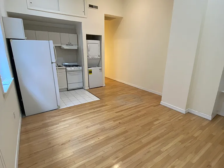 214 Market St #2R — Photo 18