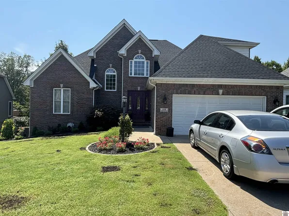 135 Spring St, Paducah, KY 42001