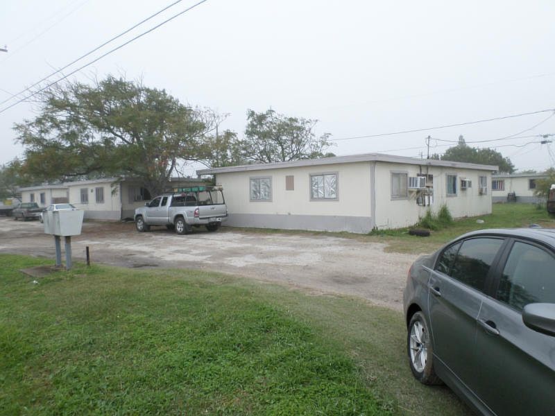 1st image of 917 Flour Bluff Dr