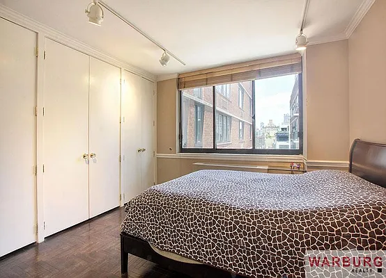 Sold by Warburg | media 7