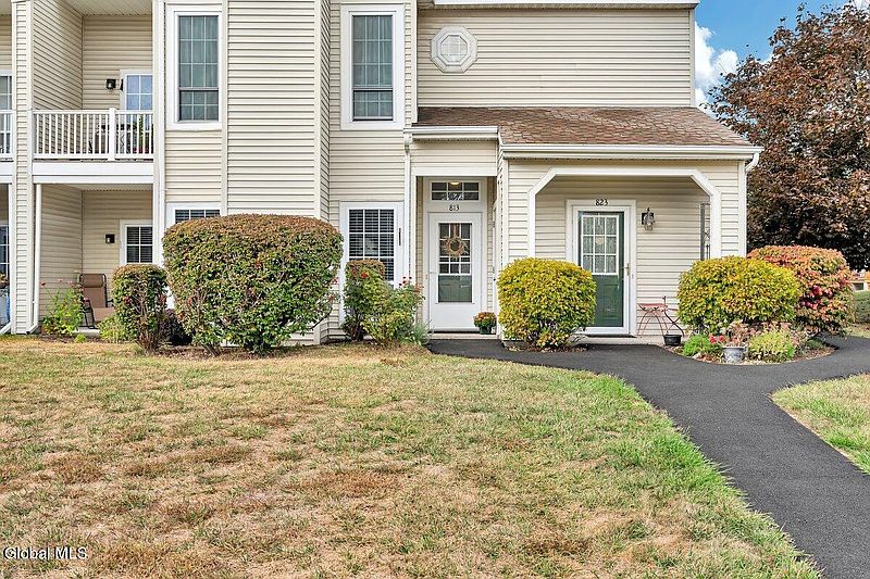 2nd image of 813 Ridge Circle