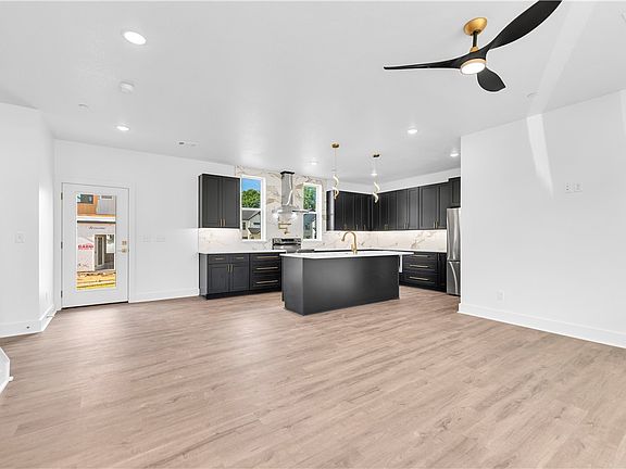 3rd image of 2610 W Bonnie Ln