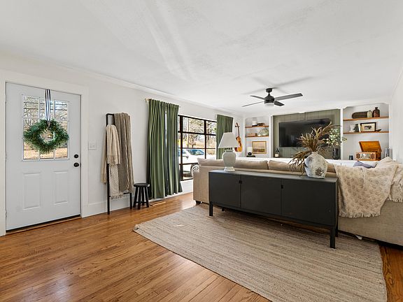 4th image of 421 Gadd Rd