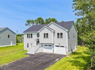 226 Meadow View Ln, Tiverton, RI 02878
