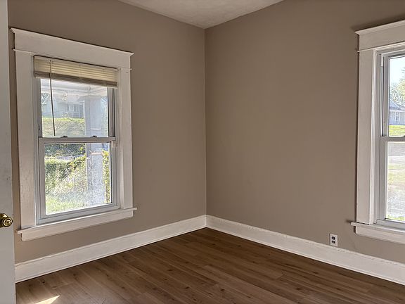 2nd image of 700 Malvern St