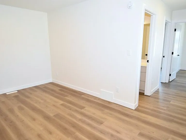 2133 5th Ave SW — Photo 20