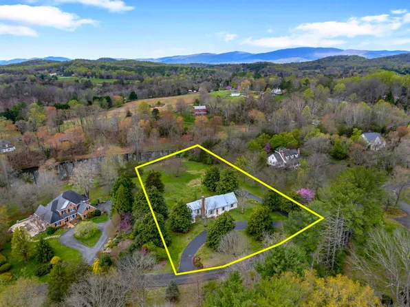 570 Rodes Dr, Charlottesville, VA 22903