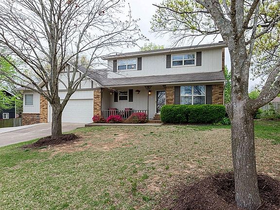 3rd image of 721 N Franklin Dr