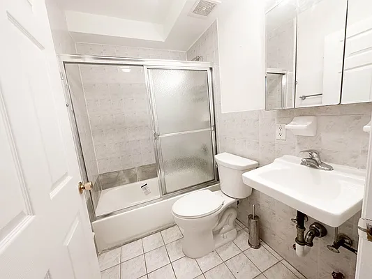 Rented by Ulas Real Estates Inc | media 12