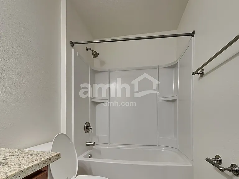 1045 Bains Lake Dr — Photo 14