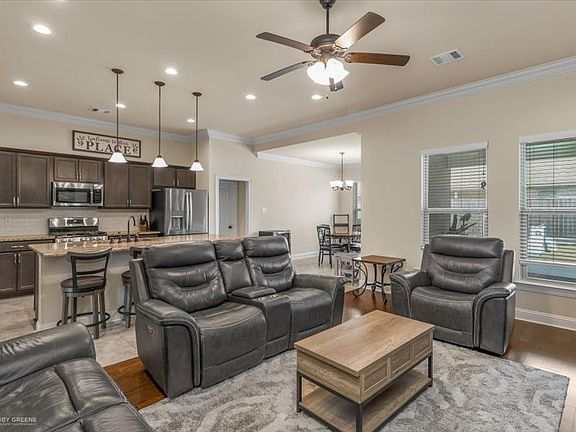 5th image of 224 Rutan Ave