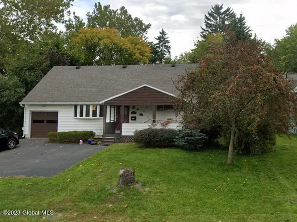 2284 Nelson Drive, Niskayuna, NY 12309