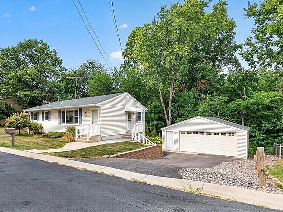 2nd image of 4638 Bedford Rd