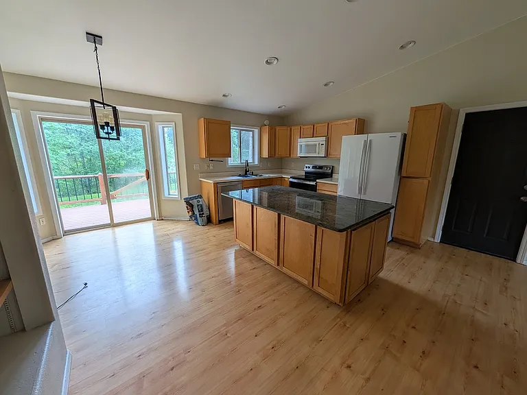 33525 Westview Dr — Photo 3