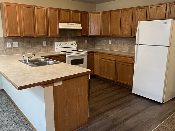 Kitchen-Eating Bar_09062024