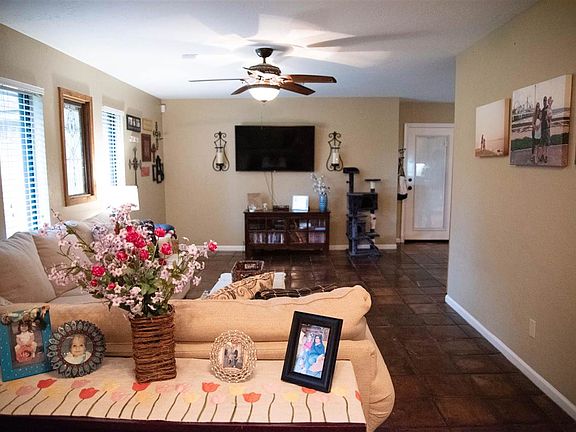 5th image of 118 Country Club Dr