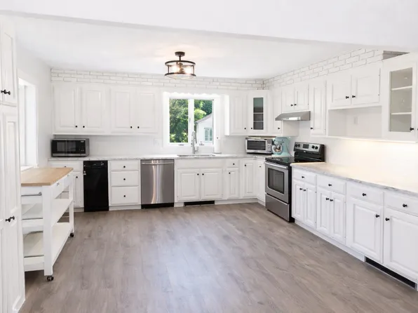 66 Perkins St, Gloucester, MA 01930