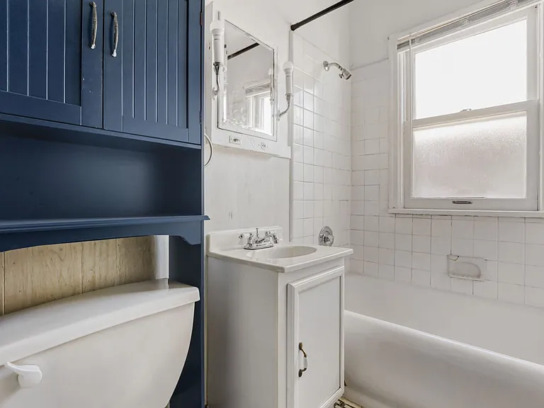 960 Goodrich Ave — Photo 17