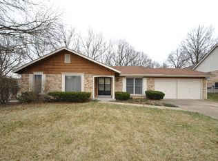 2038 Baycrown Ct, Chesterfield, MO
