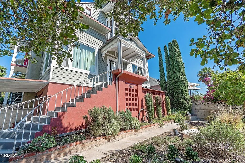 1 bed, 1.0 bath, 565 sqft, $2,495 — Photo 1