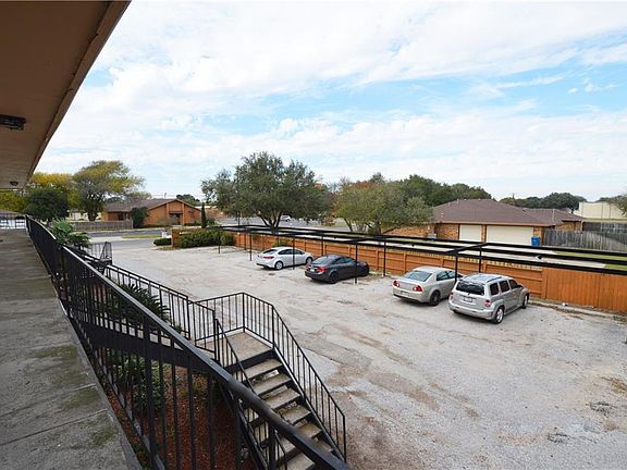 5th image of 1004 Austin St #9