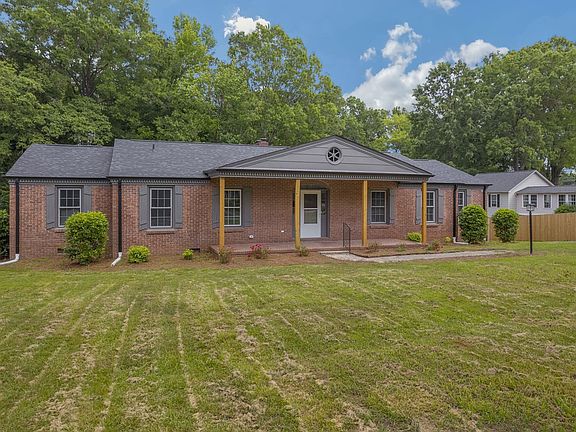 3rd image of 104 Arrowood Ln