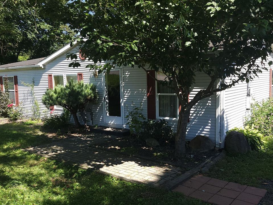 1st image of 34 1st St