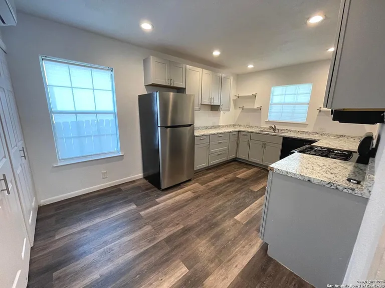 126 Meredith Dr — Photo 8