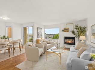3700 25th Pl W APT 201, Seattle, WA 98199